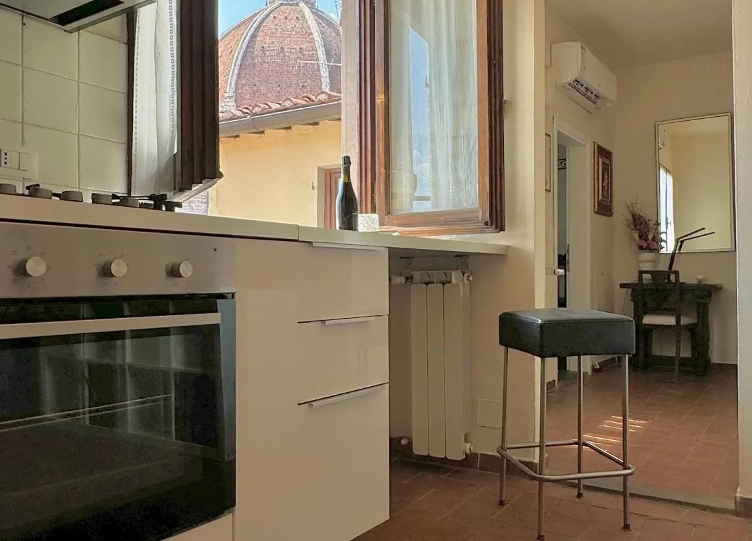 Historic Florence Apartment With Duomo View location